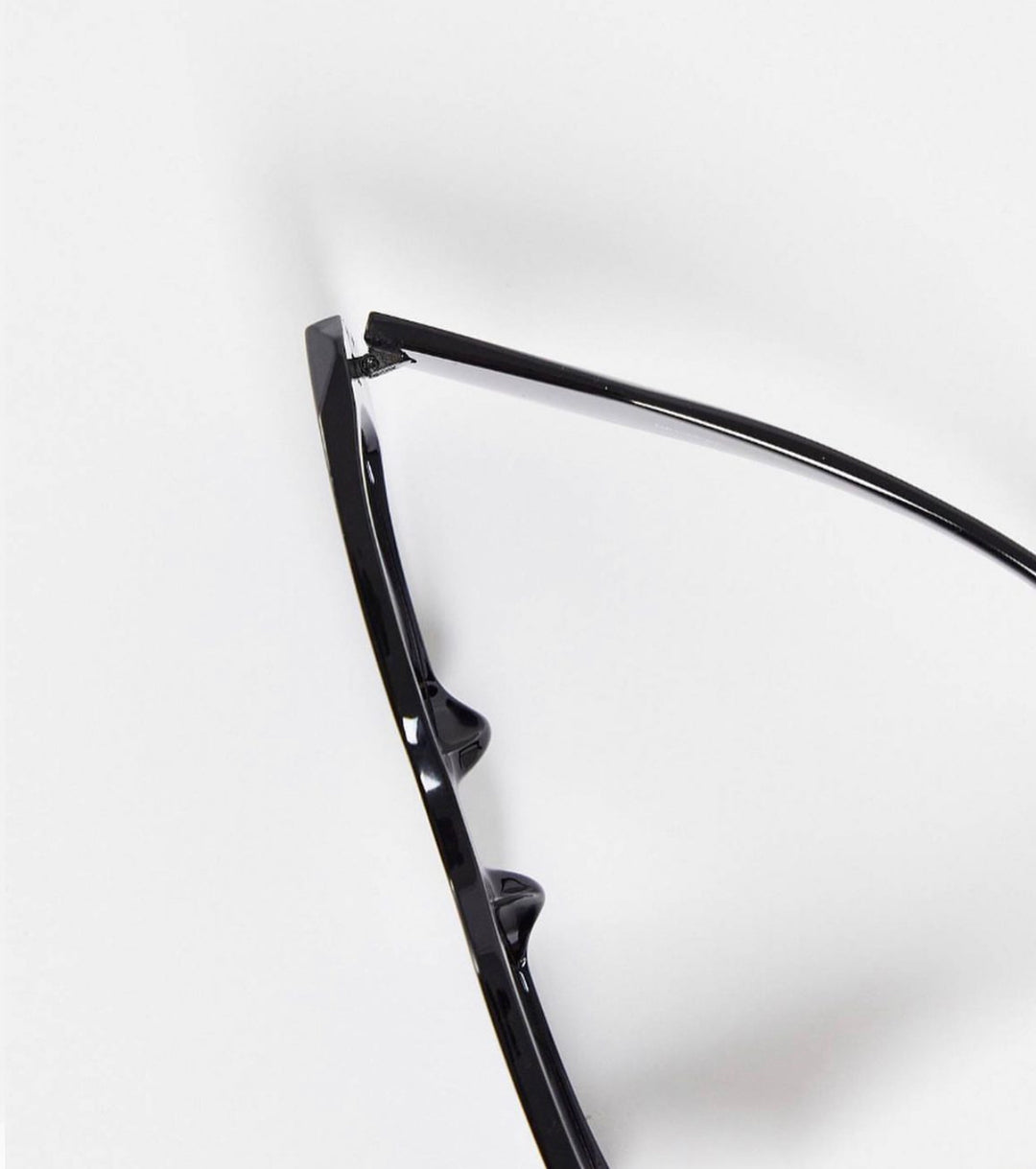 Geometric Frame Sun Glasses in Black