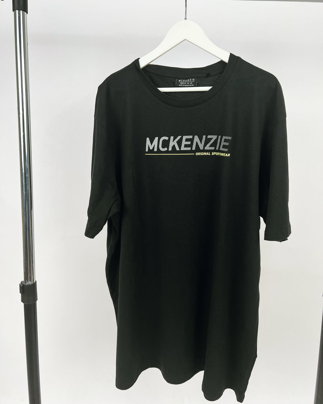 McKenzie Plus Logo T-shirt in Black