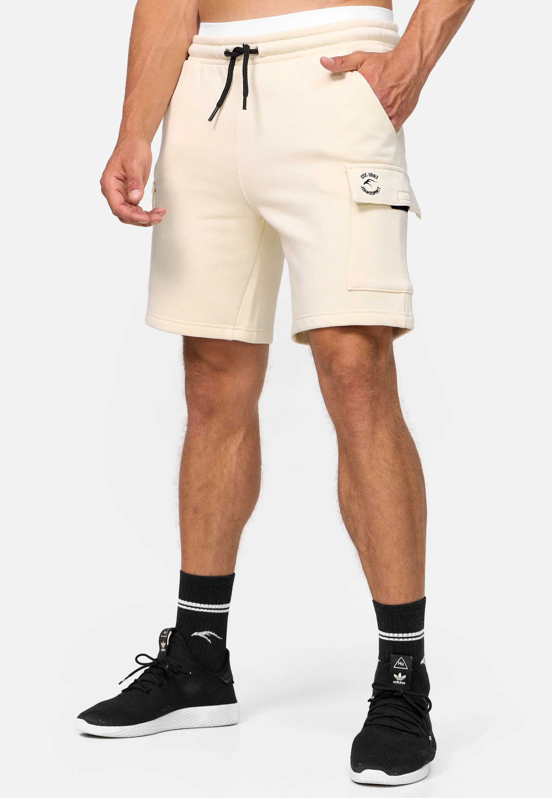 Indicode Jeans Dannie Cargo Shorts in cream