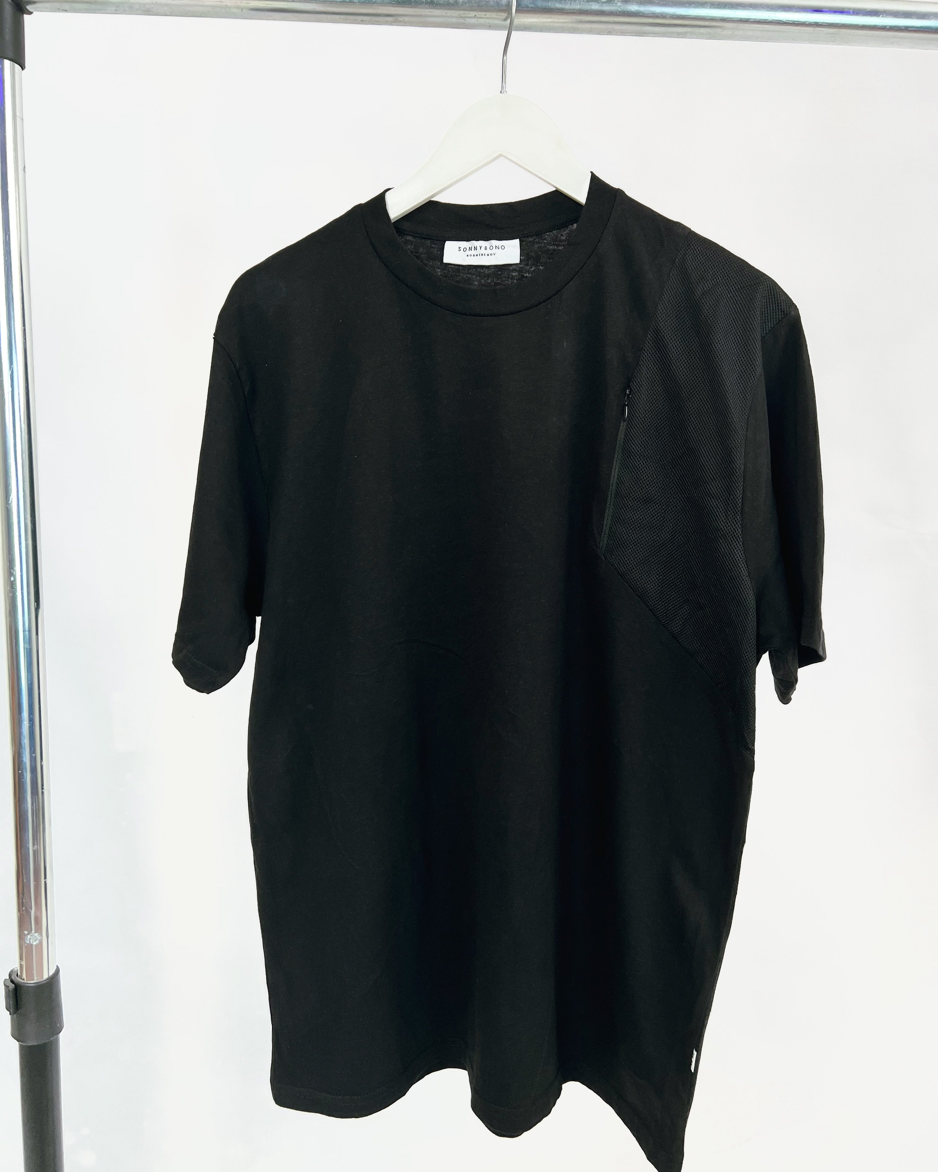 SonnyBono Zip Detail T-shirt in black – Garmisland