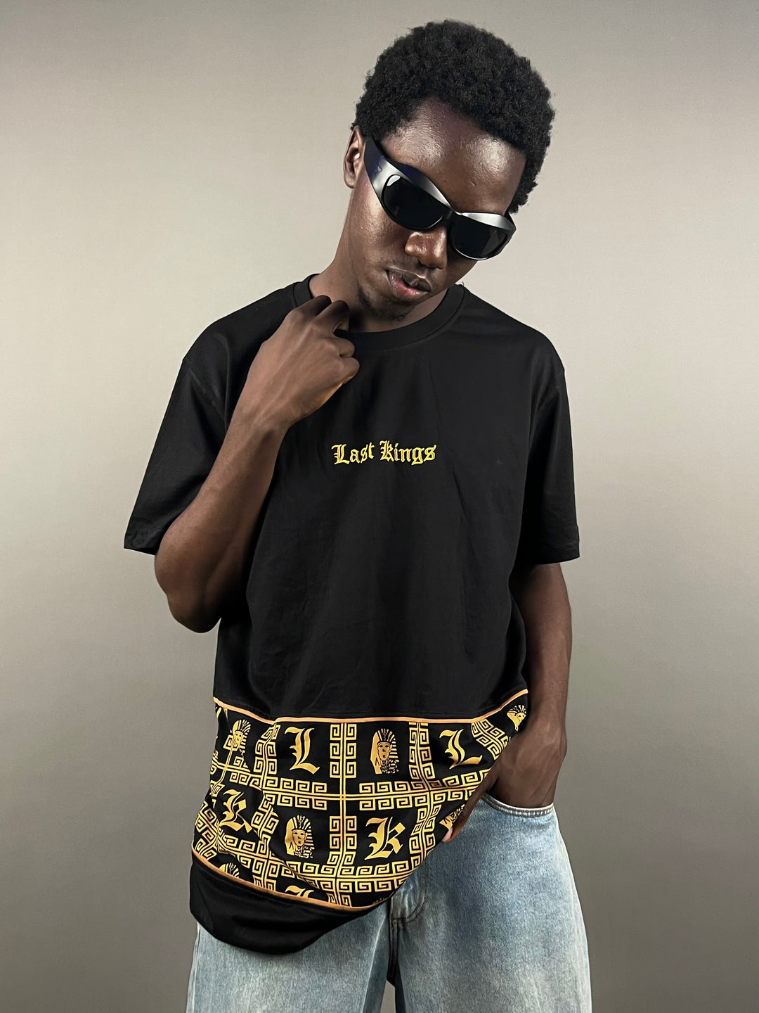 Last Kings Panel Print T-shirt in black/gold