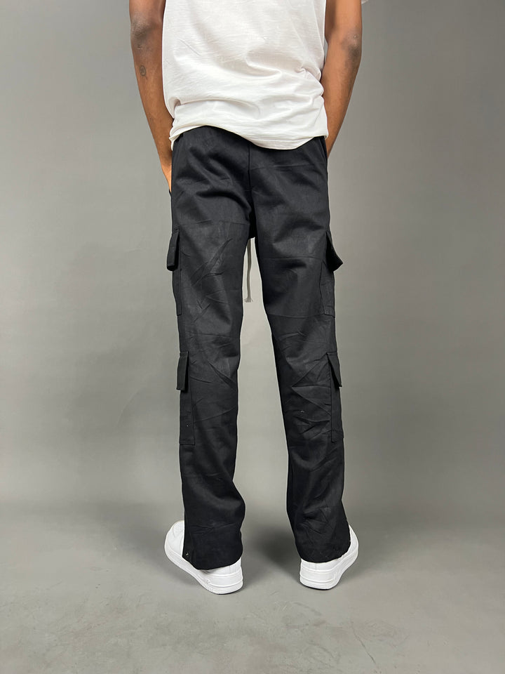 Multi pocket cargo pants in black