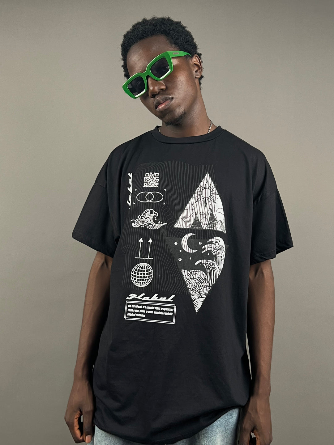 Global graphic print T-shirt in black