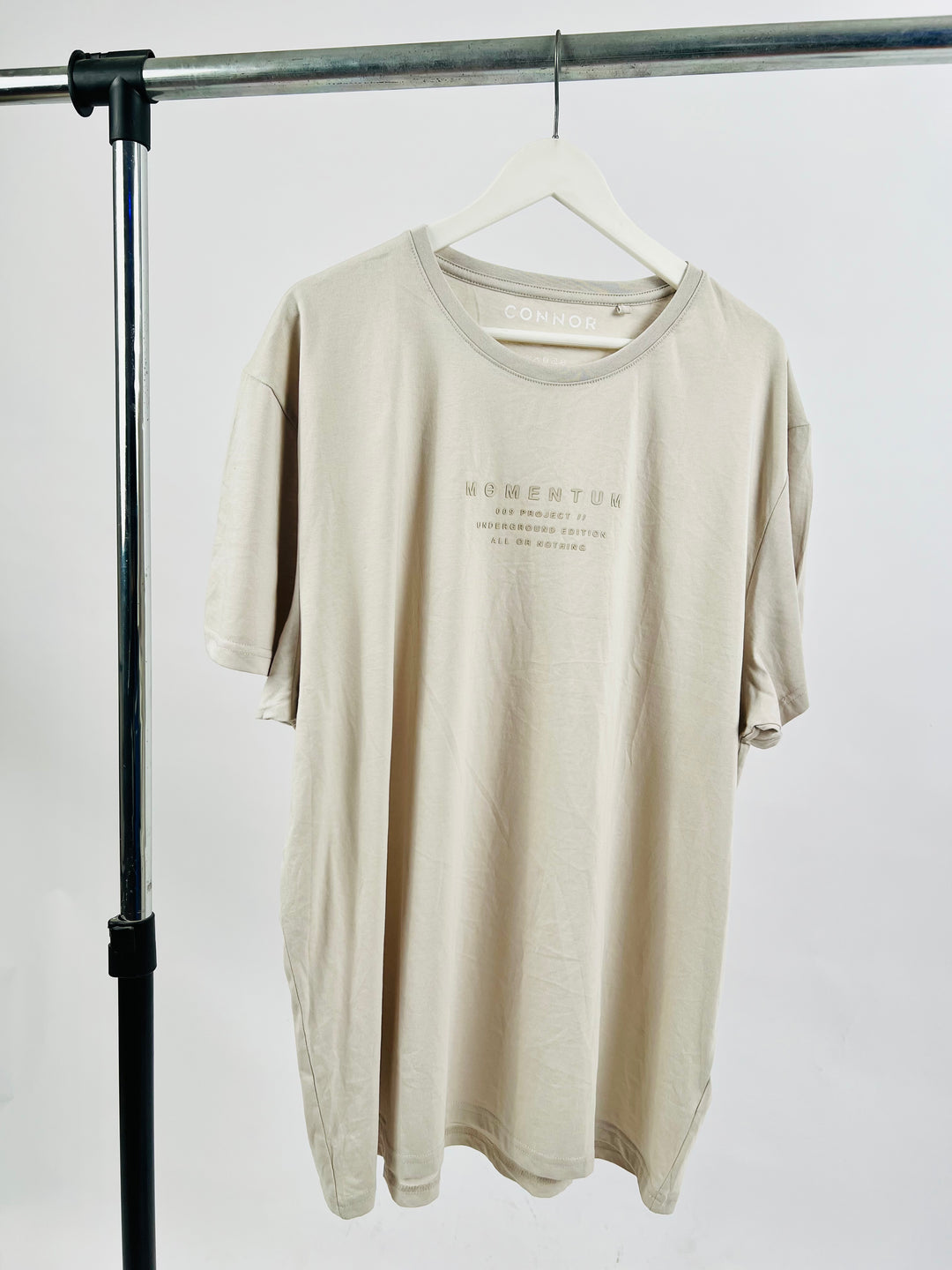 Connor Momentum print T-shirt in beige