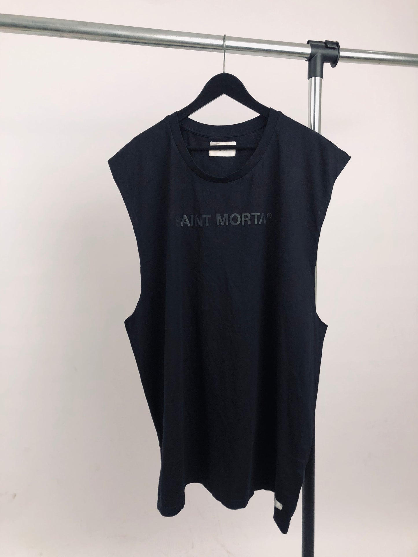 Saint Morta Sleeveless T-shirt in black