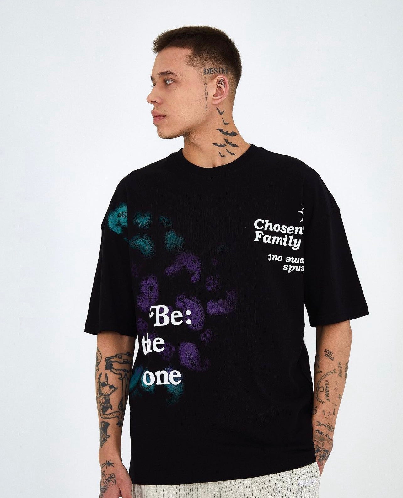 25-12 Chosen Family Backprint T-shirt in black
