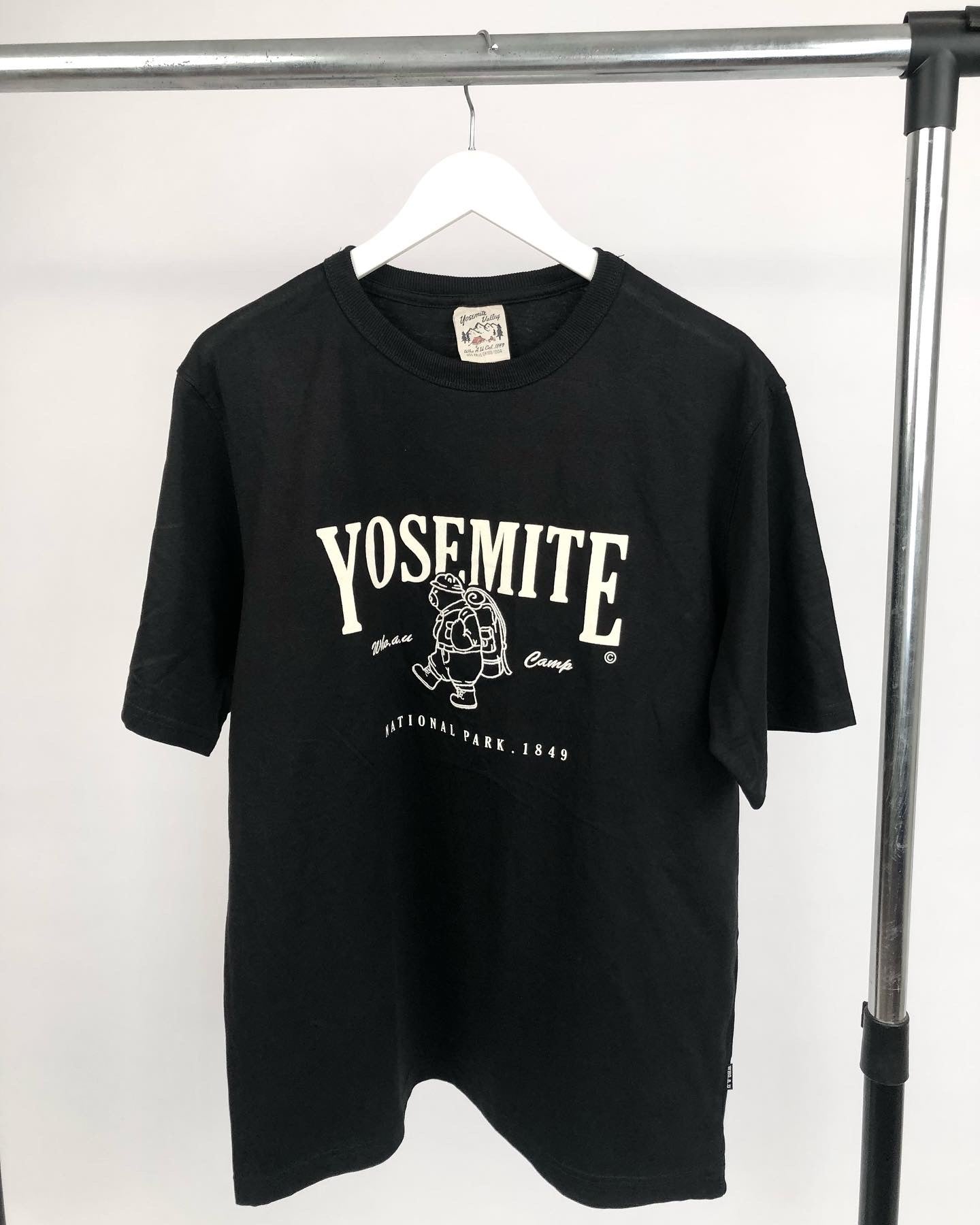 Yosemite print T-shirt in black