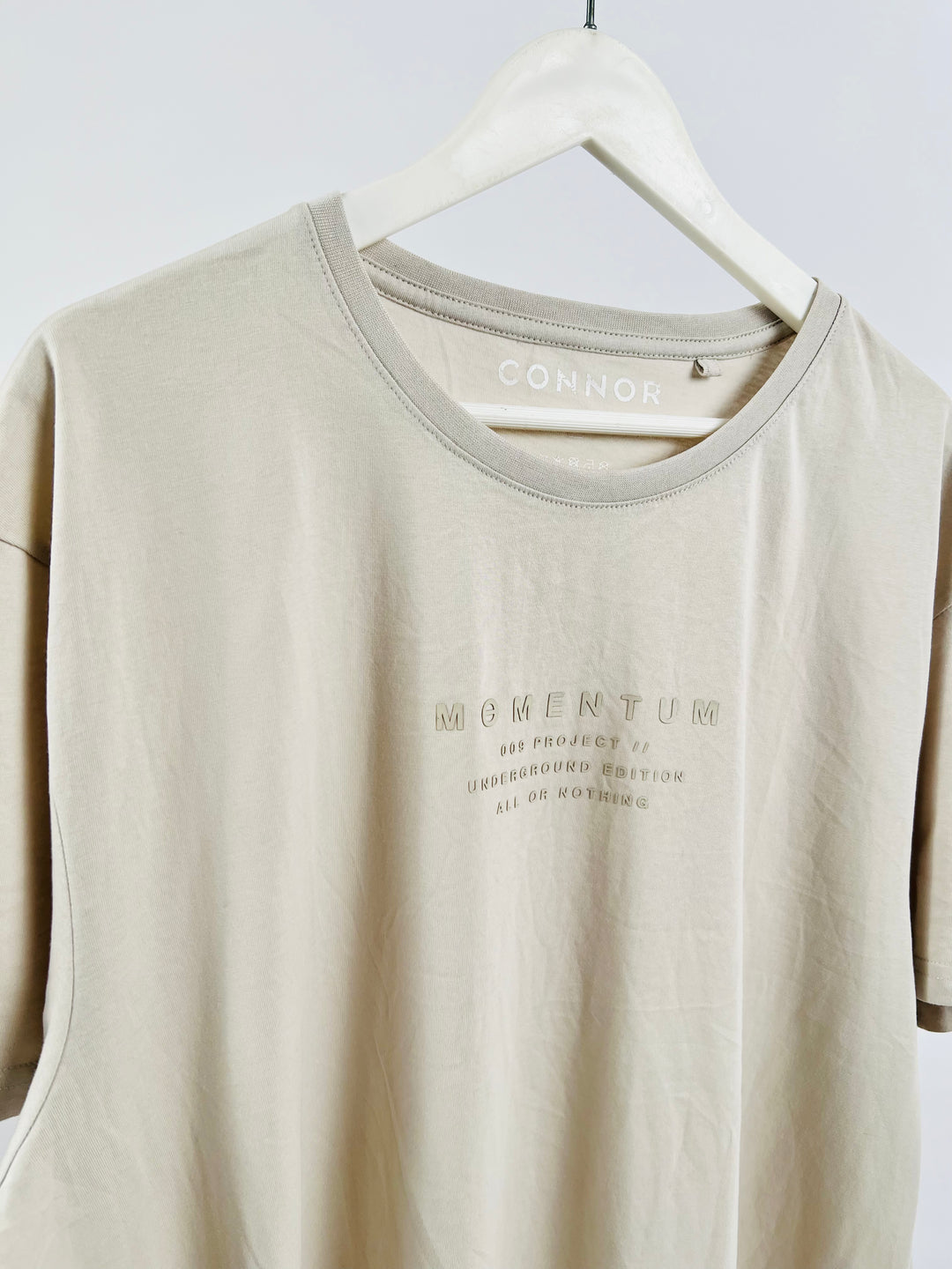 Connor Momentum print T-shirt in beige