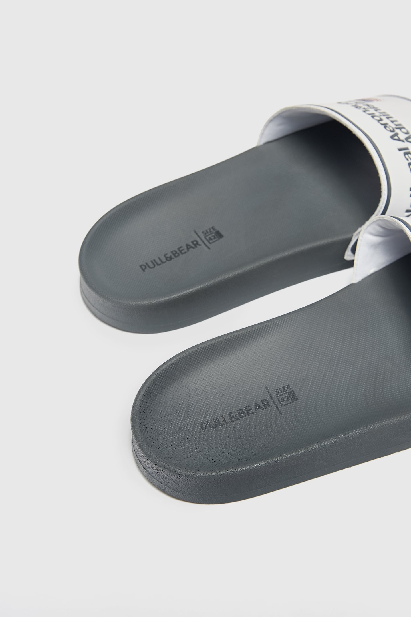 Sandal nasa store pull and bear