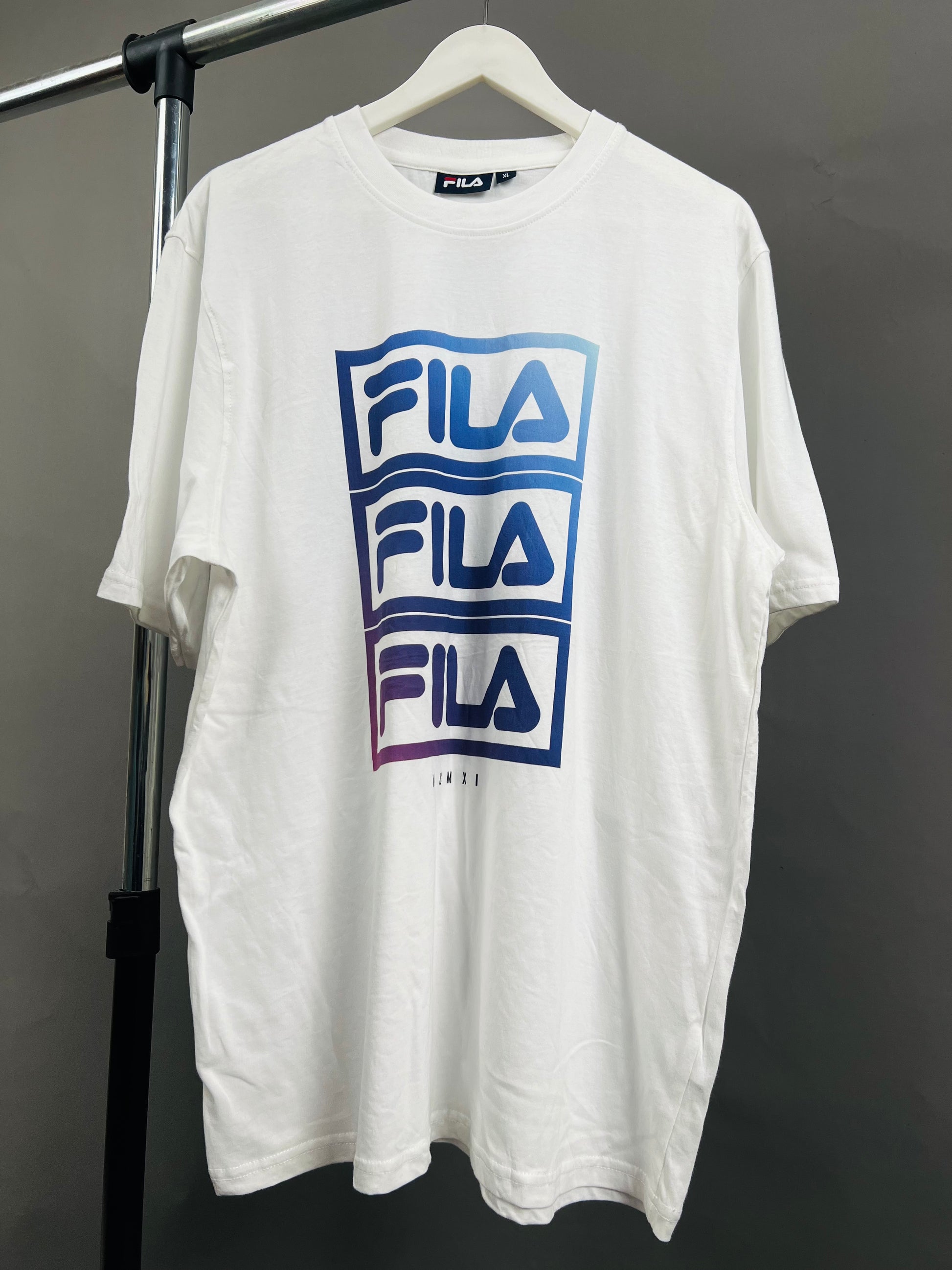 Fila gradient t-shirt in white – Garmisland