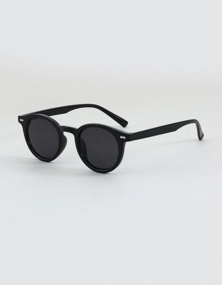 Round Vintage Sun glasses in black