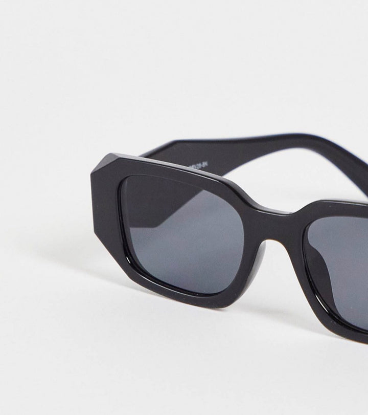 Geometric Frame Sun Glasses in Black