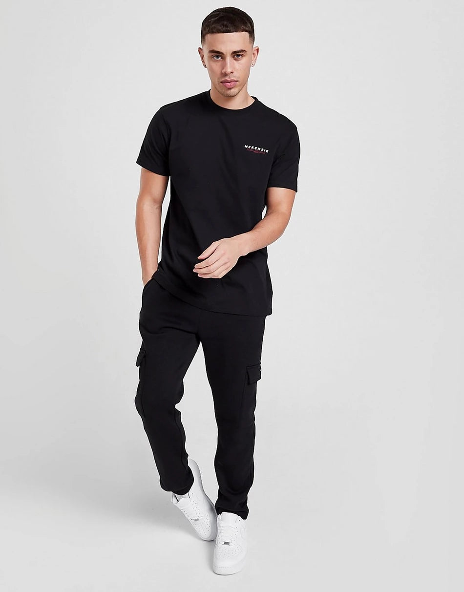 McKenzie Essential T-shirt in Black