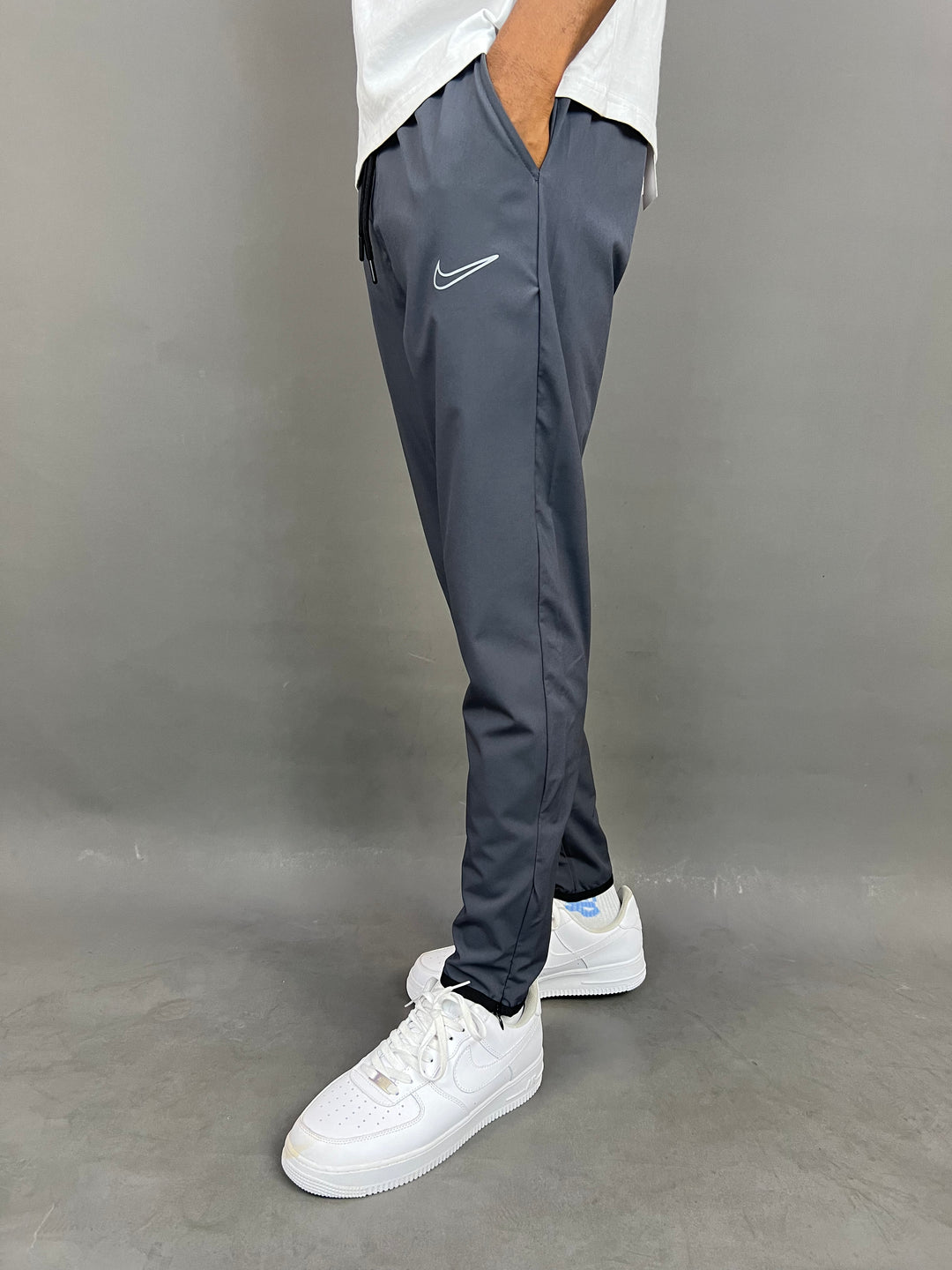 Nike logo pants best sale