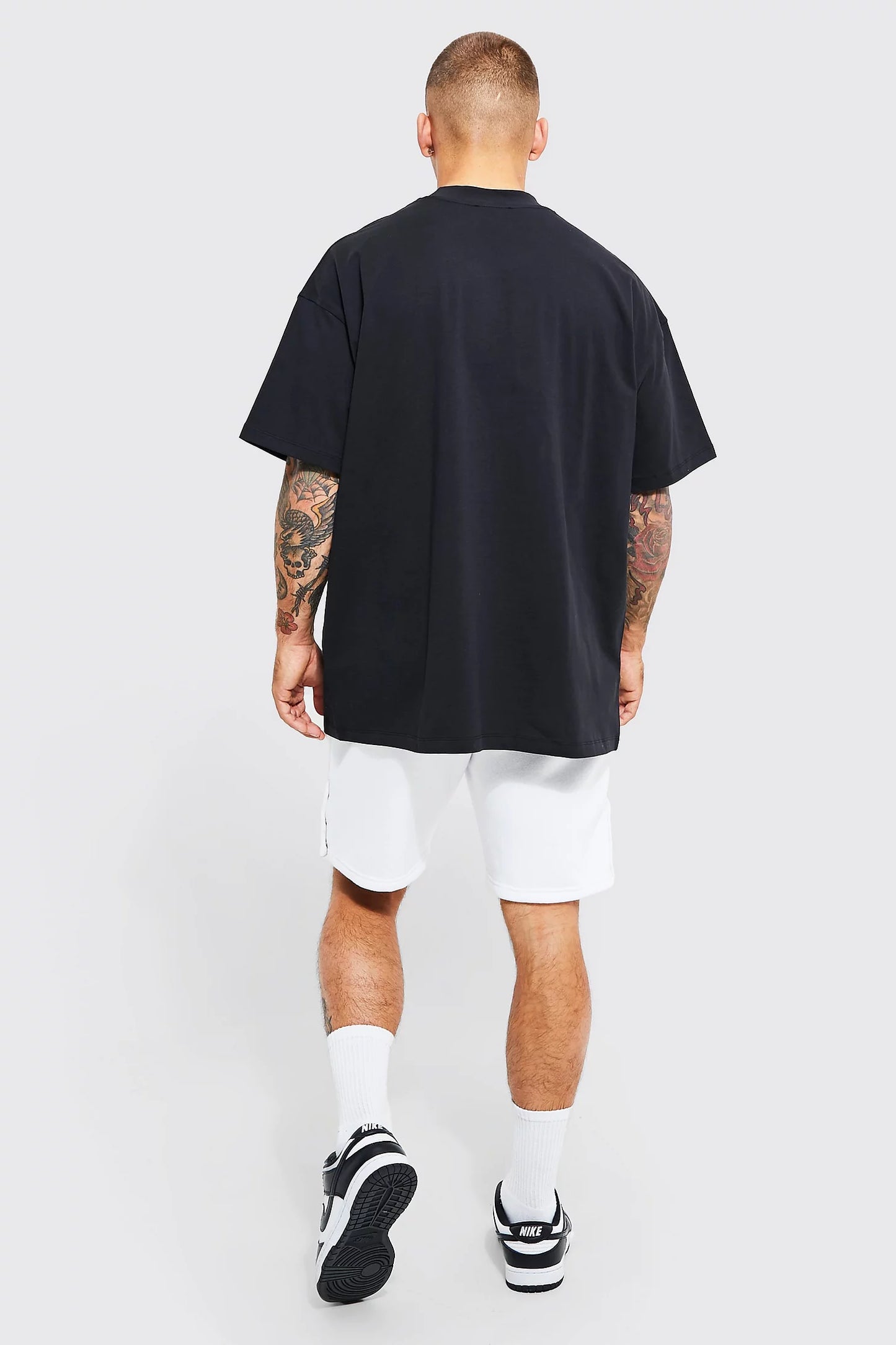 BOOHOOMAN MAN OVERSIZED EMBROIDERED TSHIRT IN BLACK Garmisland