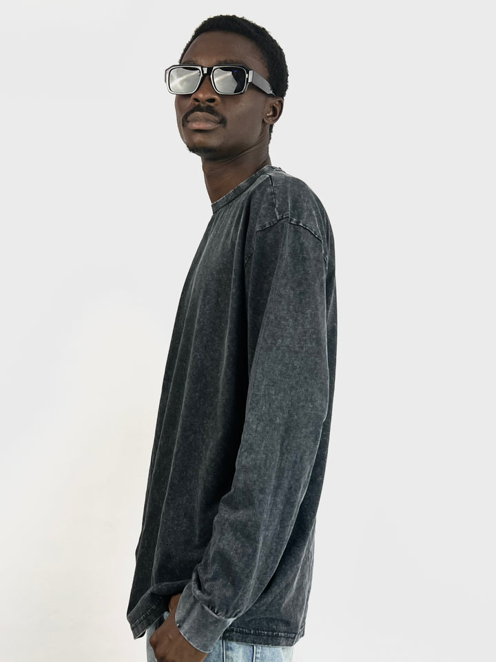 Oversized Longsleeve T-shirt in washed black