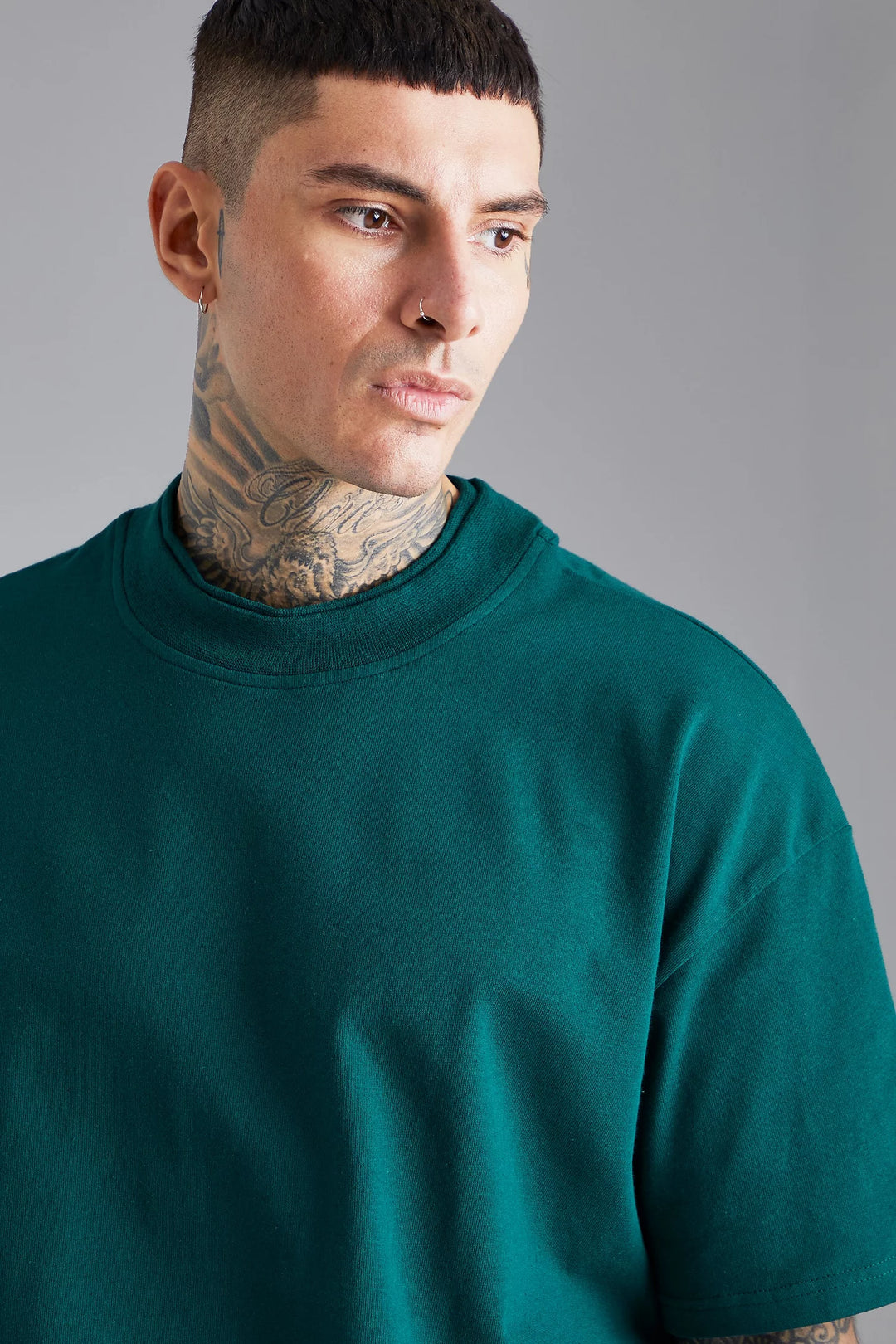 BOOHOOMAN BOXY FIT HEAVYWEIGHT DOUBLE NECK T-SHIRT IN FOREST GREEN