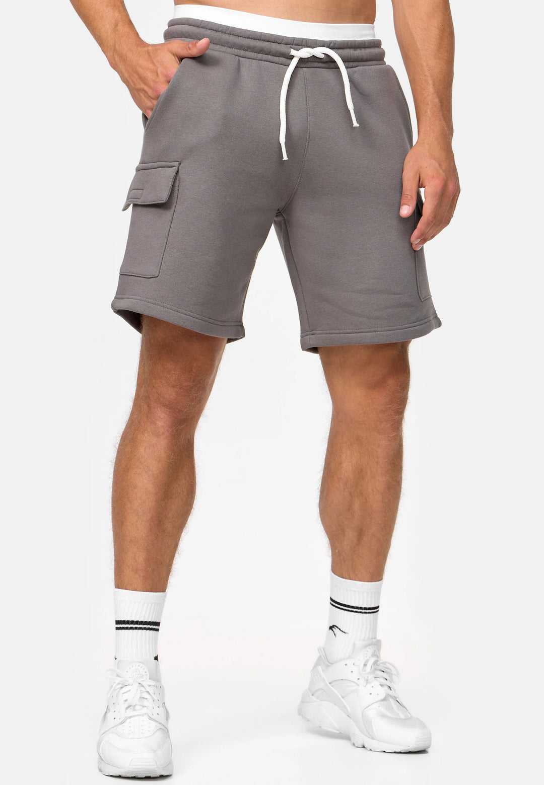 Indicode Jeans Dannie Cargo Shorts in dark gray