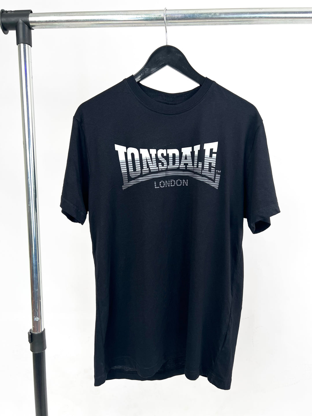 Lonsdale print T-shirt in black