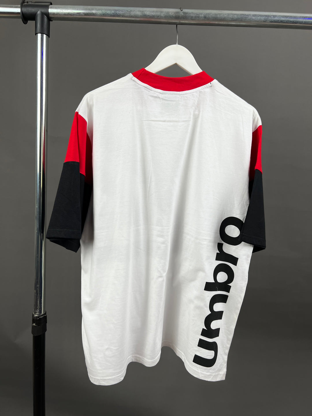 Umbro Color block Big logo T-shirt in white