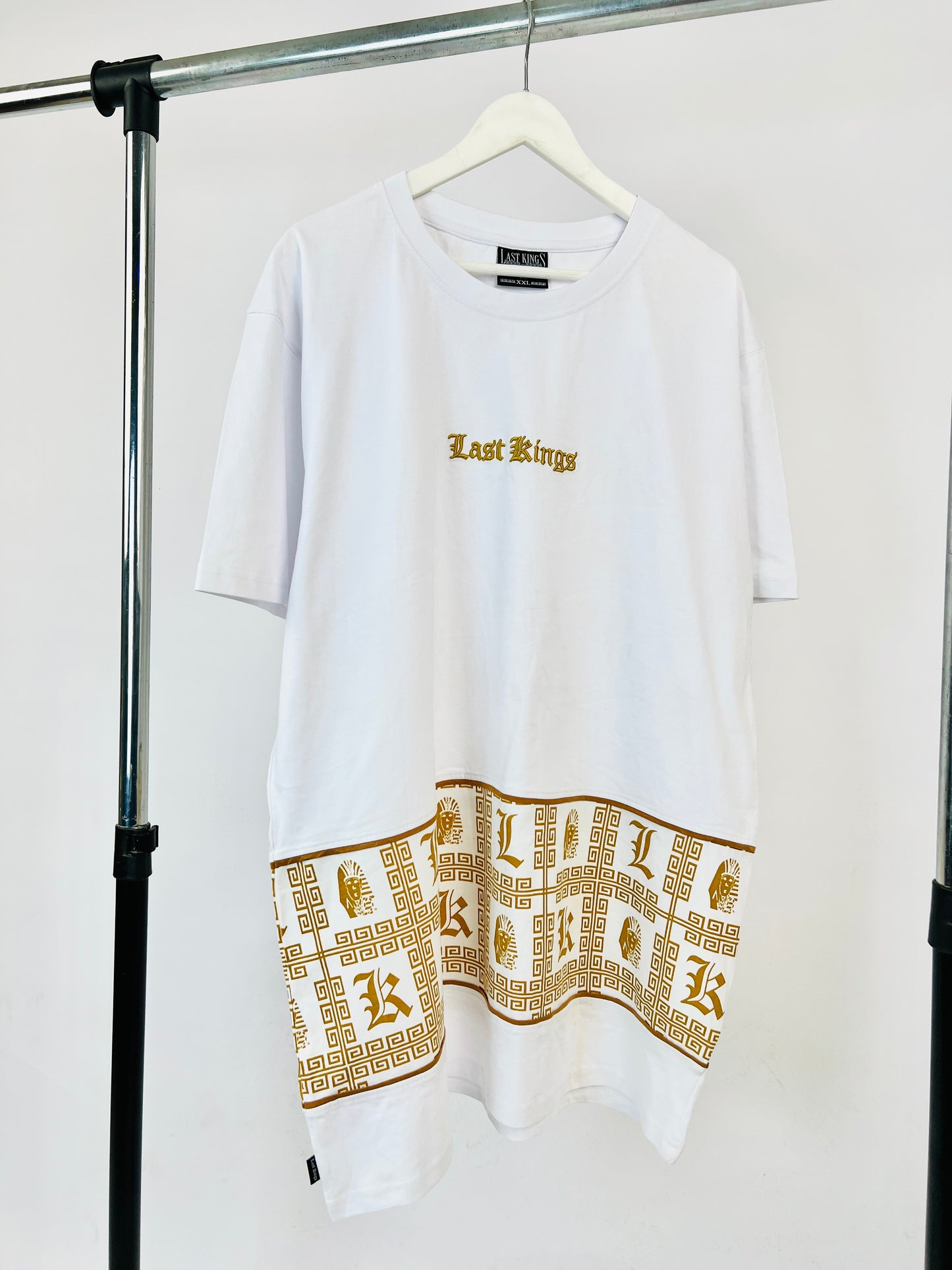Last Kings Panel Print T-shirt in white/gold