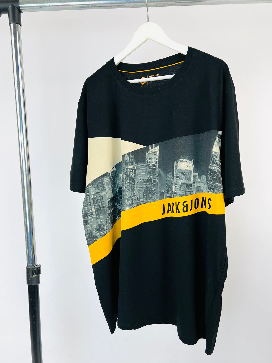 Jack&Jones City Print T-shirt in black