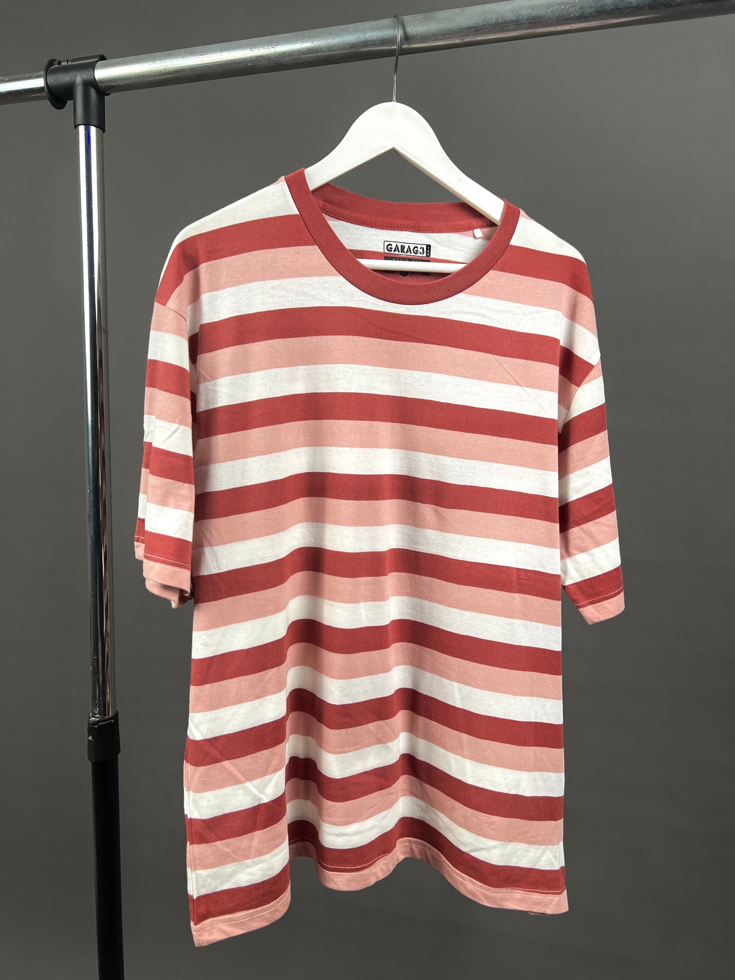 Garag3 horizontal Stripe T-shirt in red/pink/white