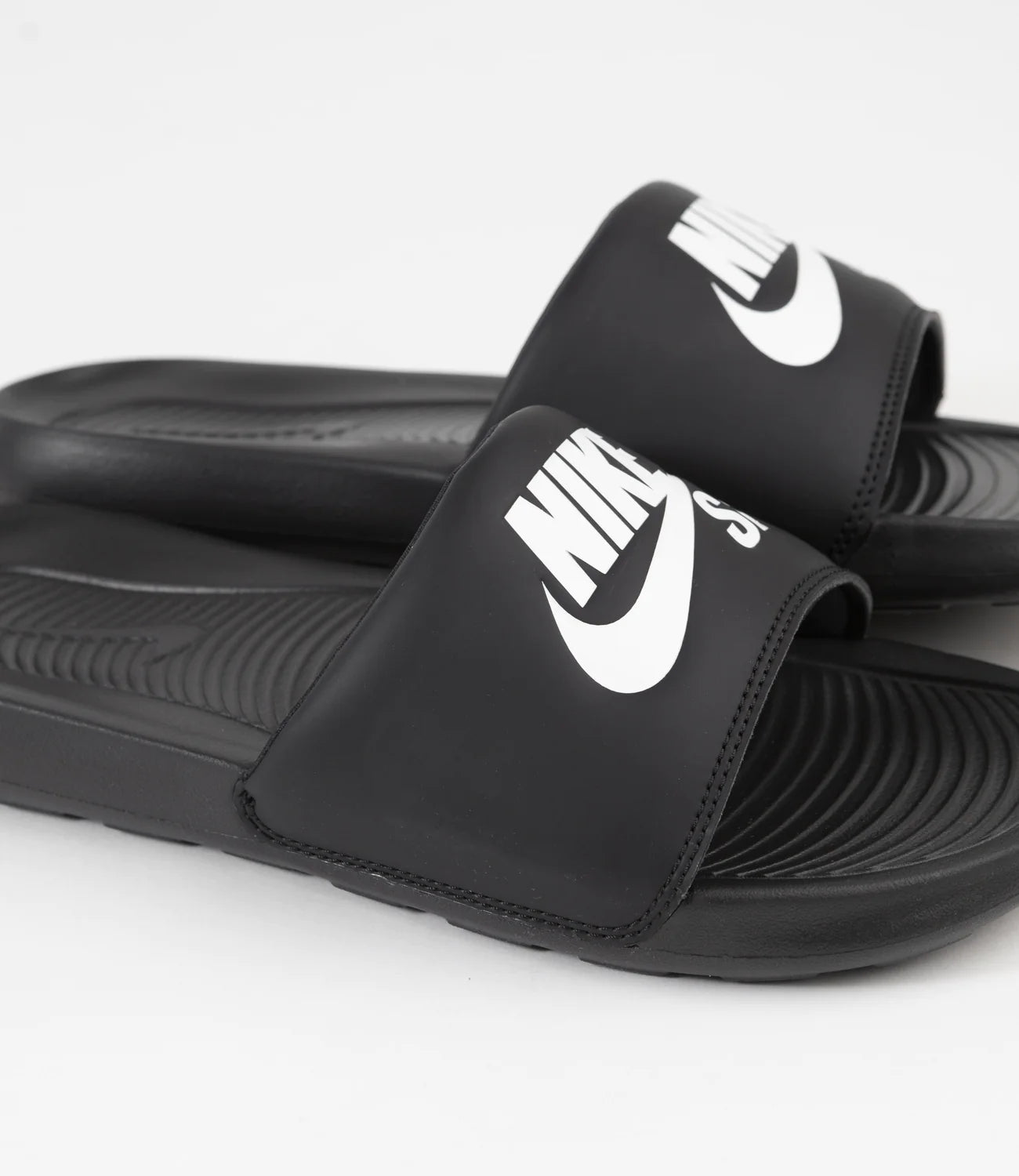 NIKE SB VICTORI SLIDE
