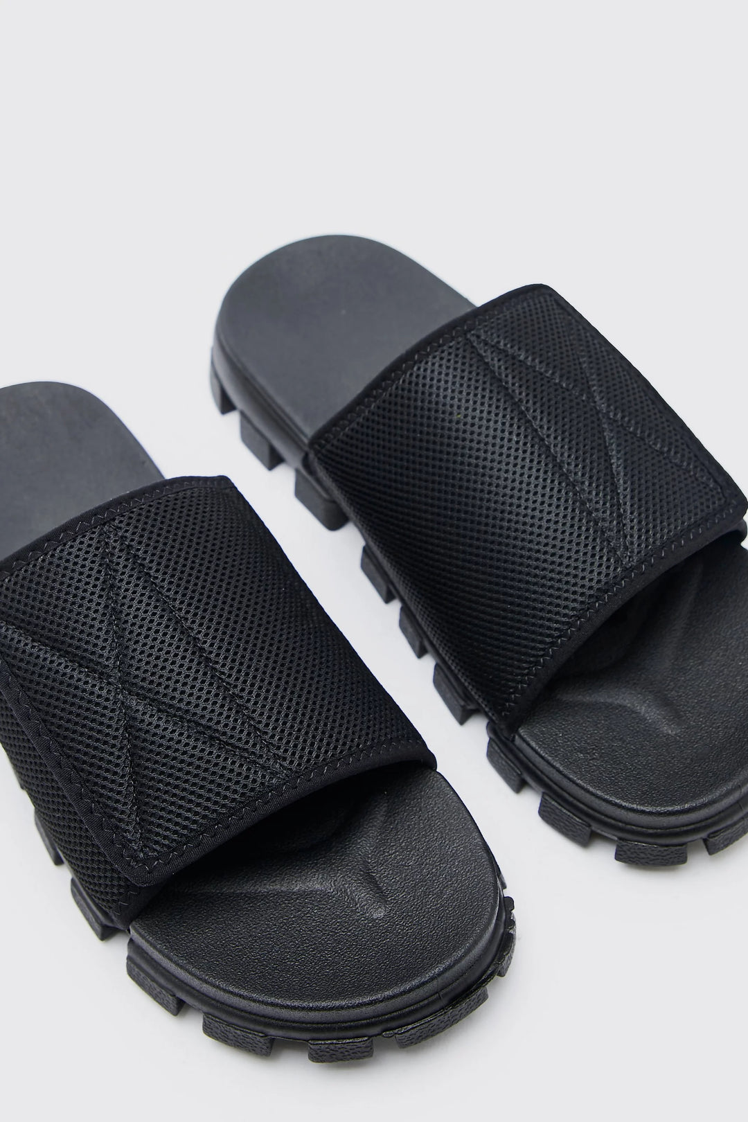 Boohooman Webbed Chunky Slider Black