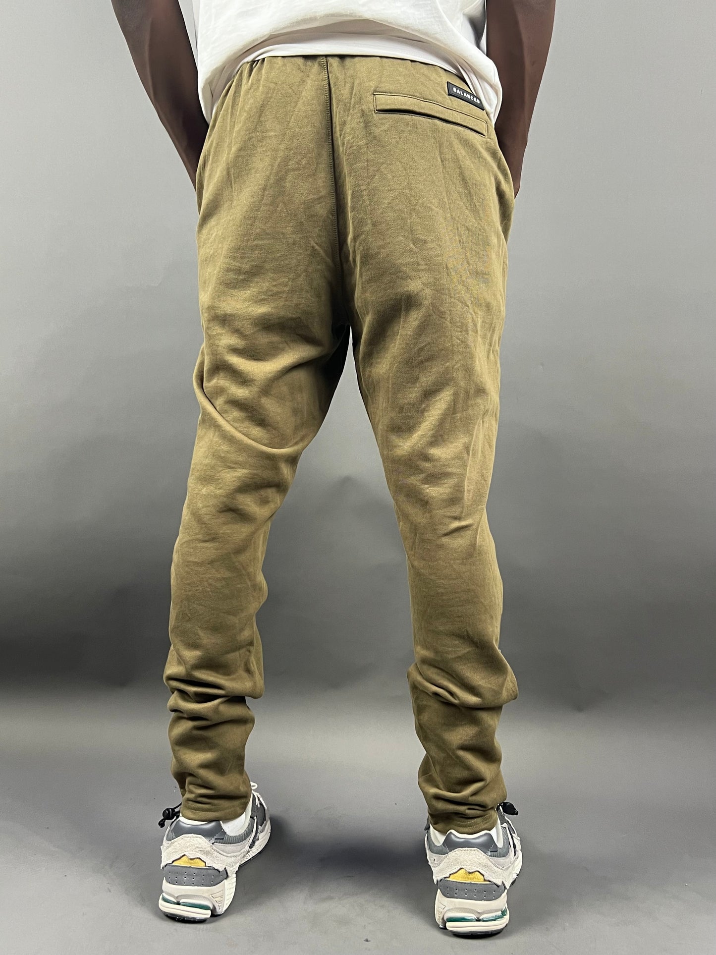 Balanced Aspire Jogger pants with toggle in khaki green