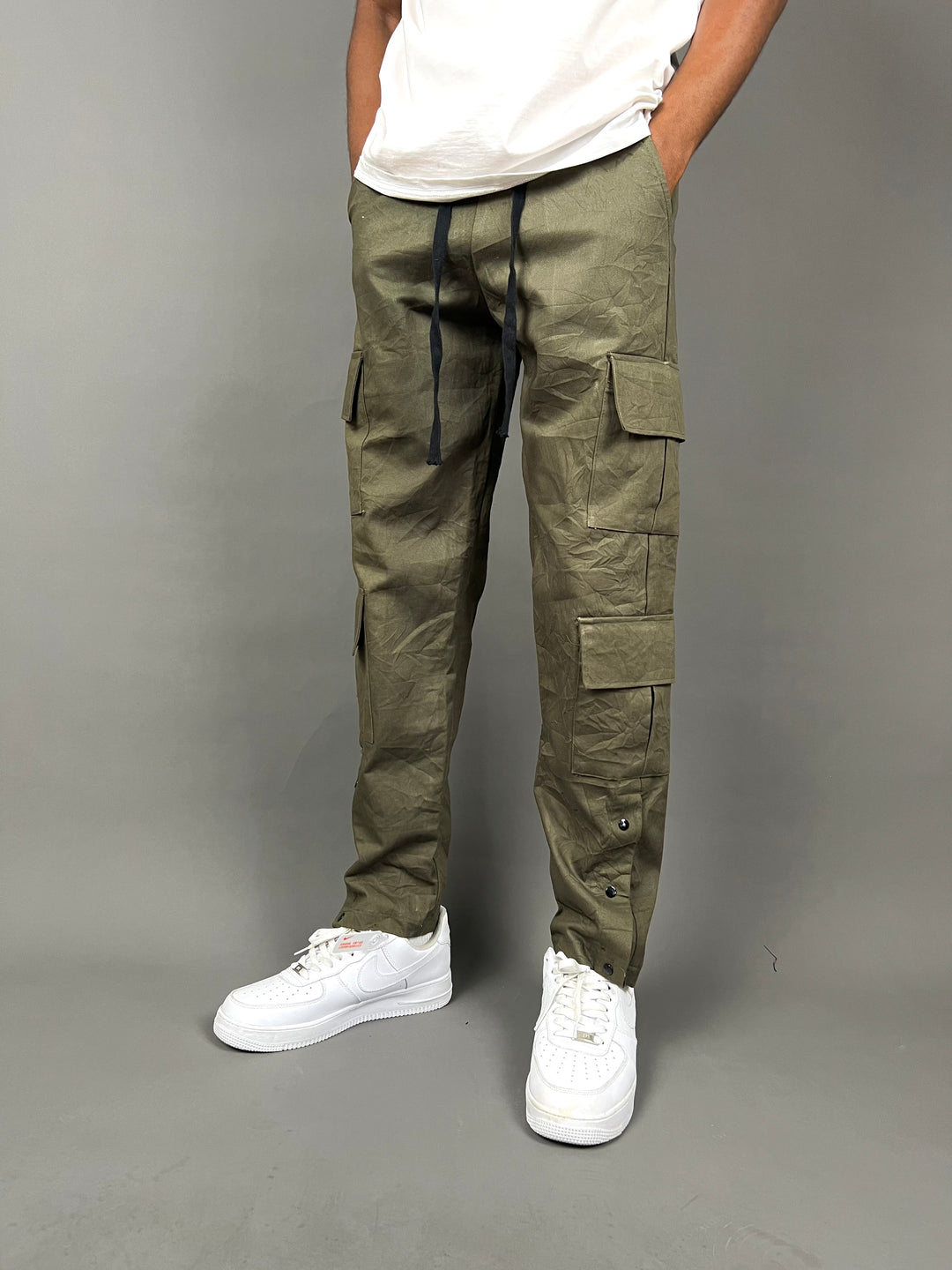 Multi pocket cargo pants in green