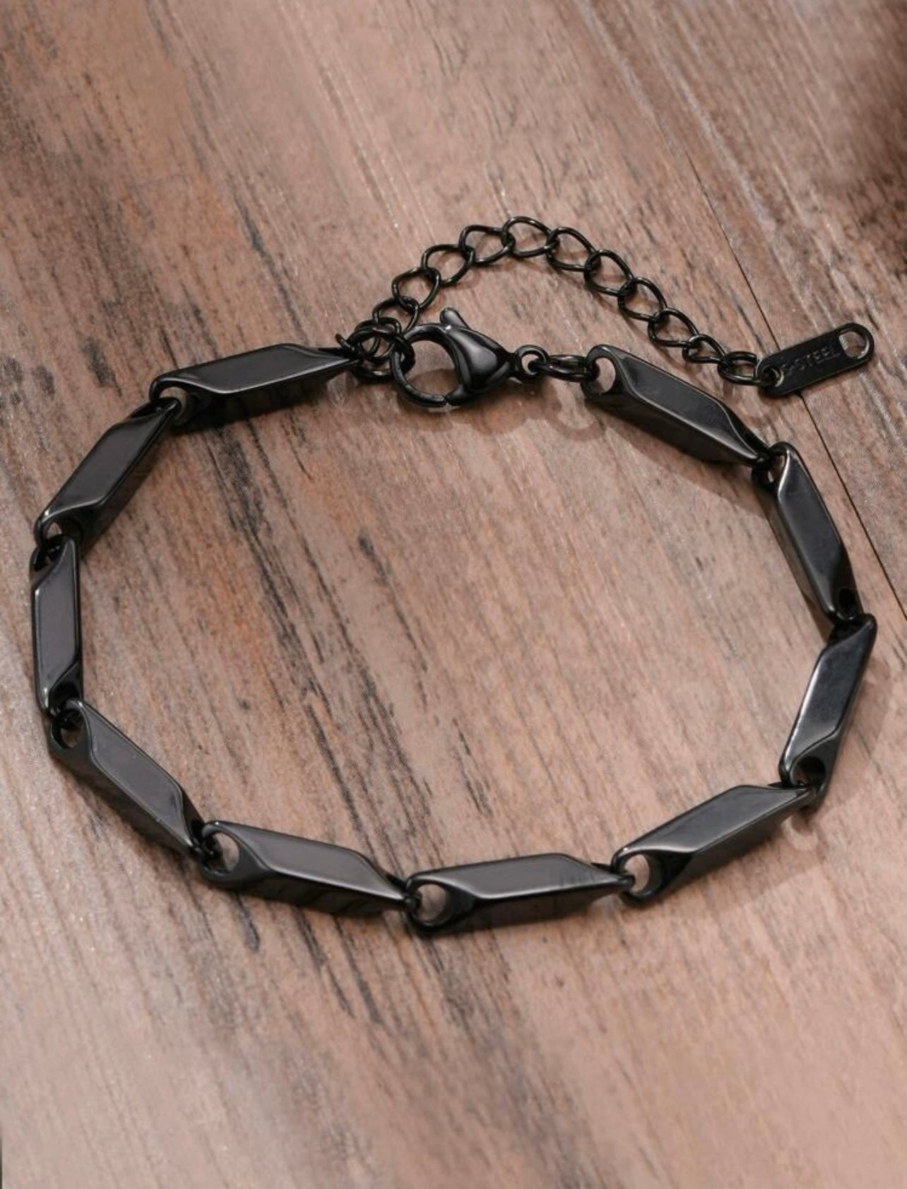 Geometric decor bracelet in black