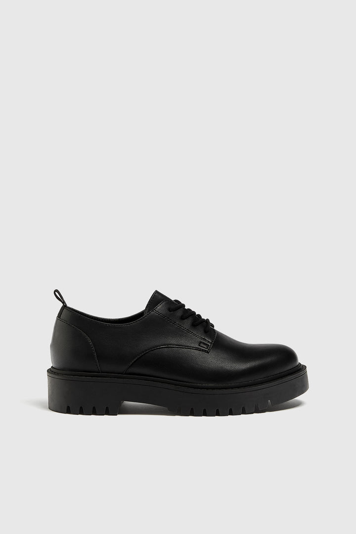 Pull&Bear lace up track Chunky shoes in black